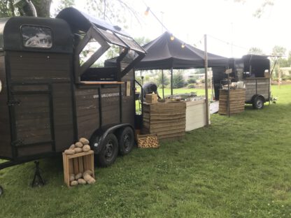 Foodtruck "trailer" Zwart/Hout Dubbelasser excl. schoonmaakkosten - Image 5