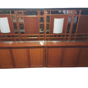 Bar mahonie 4x0.8m met balie en achterwand