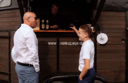 Foodtruck BAR "trailer" Zwart/Hout  Dubbelasser ingericht als Bar - Image 11