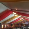 Decoratiestof Rood opgehangen in pagodetent (als een X zodat de kokers niet zichtbaar meer zijn) - Afbeelding 2