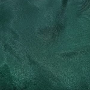 Decoratiestof Donker groen opgehangen in pagodetent (als een X zodat de kokers niet zichtbaar meer zijn)