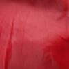 Decoratiestof Rood opgehangen in pagodetent (als een X zodat de kokers niet zichtbaar meer zijn)